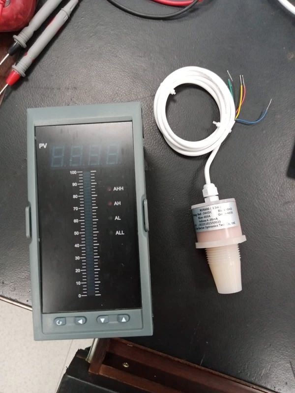 Sensor de nivel de agua de ultrasonido inteligente de baja potencia de 5 m KUS600 para una medición precisa de la distancia