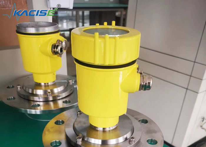 KLD803 4 - 20mA/sensor de la distancia del radar del CIERVO/RS485 Modbus para el bloque sólido de la partícula del polvo