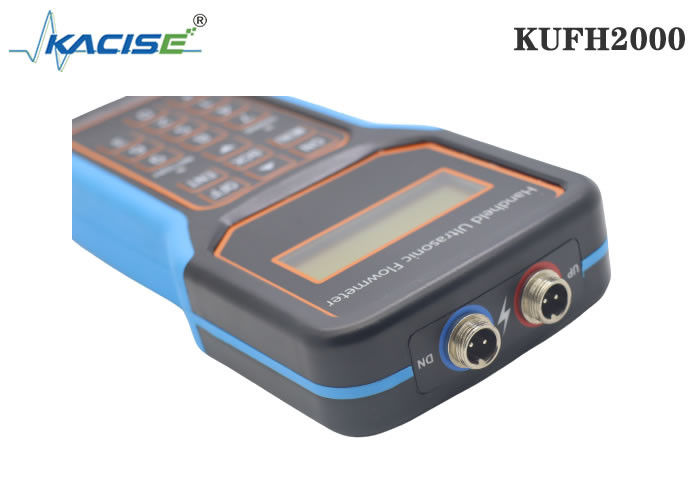 Medidor de flujo ultrasónico portátil KUFH2000B con función de tarjeta SD para tuberías DN15-DN6000 y precisión de ±1%