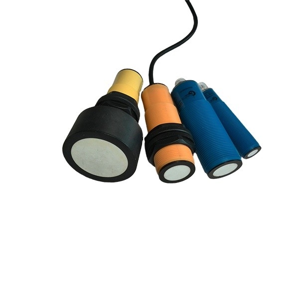 Sensor de nivel ultrasónico 3m para el nivel del agua con salida analógica 4-20mA, 0/1-5V, 0/1-10V opcional