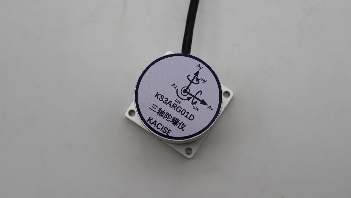 ≤ 0,15 ゚/s) Repetibilidad del sesgo y 12 ゚/h) Estabilidad del sesgo Sensor giroscópico electrónico para sistema de navegación inercial