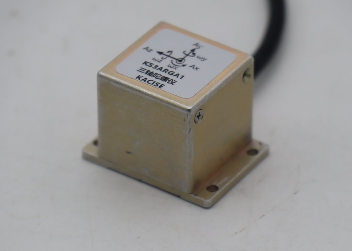 Sensor de giroscopio electrónico universal de tres ejes con ≤ 0,05%FR No linealidad arranque rápido ≤ 20 ms y amplio rango de temperatura -45 ̊+80 °C