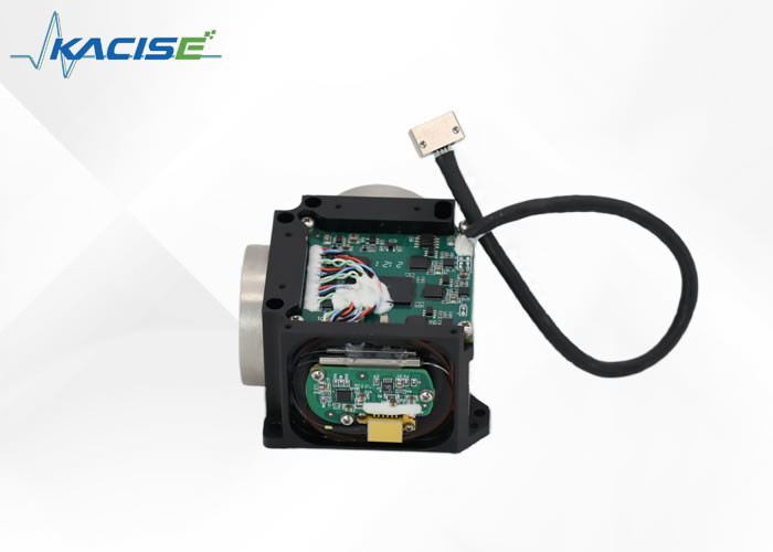 Giroscopio de fibra óptica de tres ejes para la detección de la actitud en vuelo