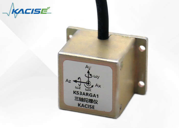 Sensor giroscópico de velocidad angular triaxial MEMS con temperatura de funcionamiento de -45 ̊+80 °C, sensibilidad de valor G < 0,02 ̊/s/g y aceleración tolerada de 20000 g