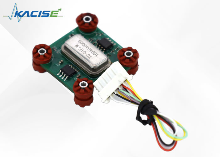 Sensor de velocidad angular de cuarzo pequeño MEMS con sensibilidad G (típica) < 0,05°/sec/g y choque de 500g PK 1⁄2 seno 2msec