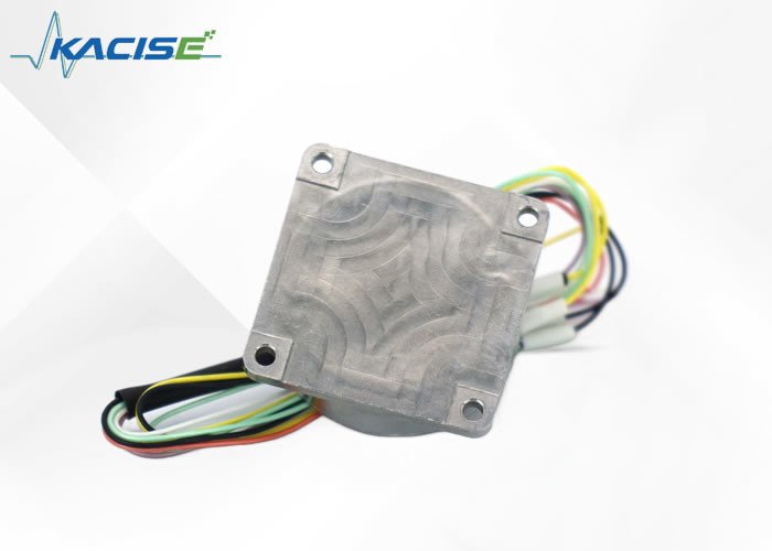 Sensor de giroscopio electrónico de precisión para entornos adversos con interfaz RS422 y tolerancia a vibraciones de 6,06 G
