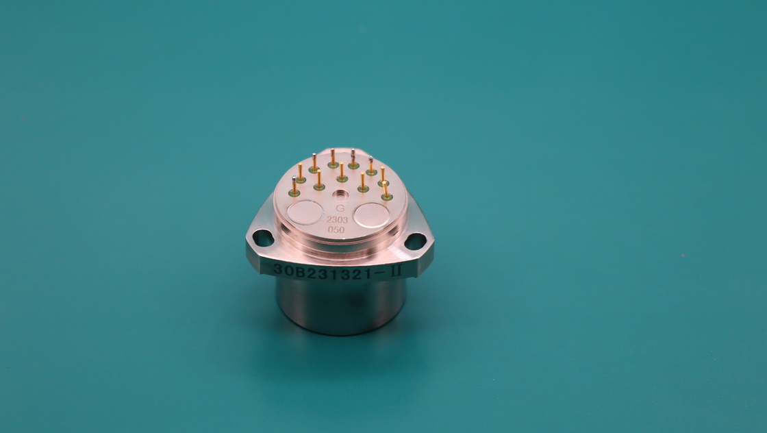 Sensor de aceleración de cuarzo para unidades de medición inercial con resolución < 1 μg y sensibilidad a la temperatura de sesgo ≤ 10 μg/°C