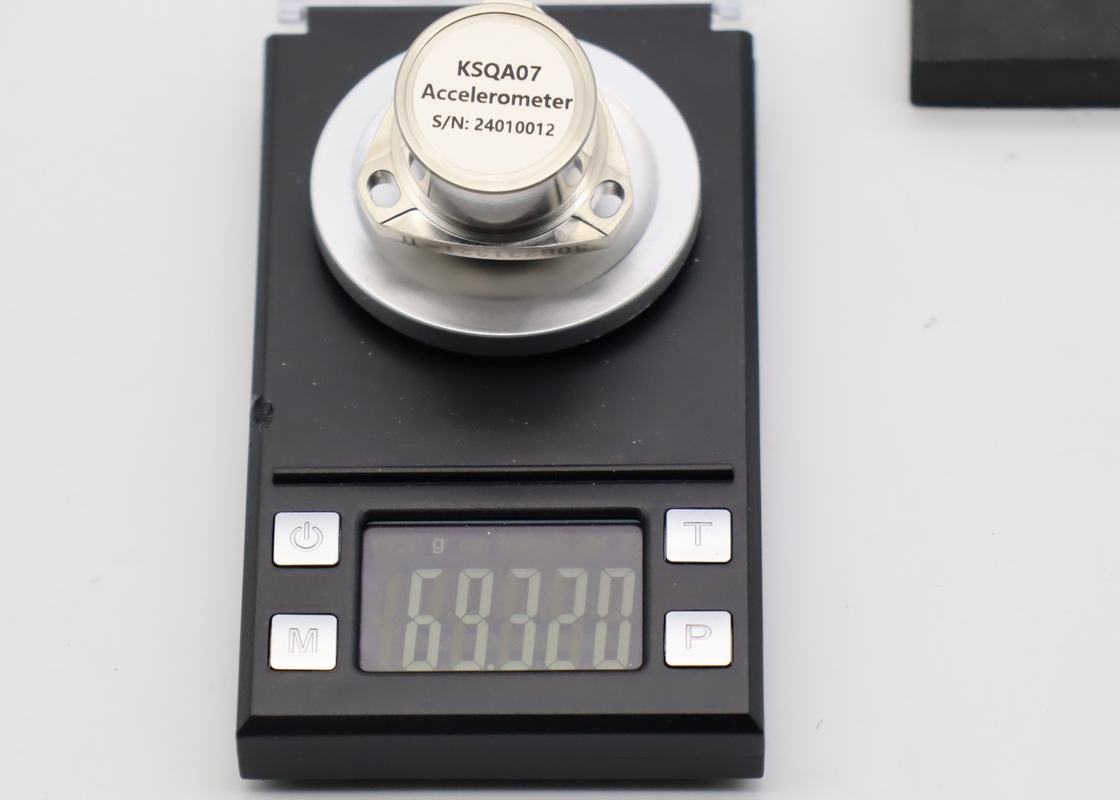 Factor de escala 1.2 ~ 1.6mA / G Sensor de acelerómetro resistente a los golpes para aplicaciones de precisión