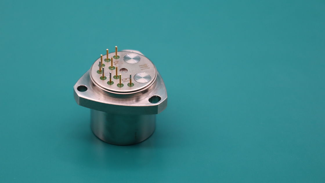 Acelerómetro de precisión con una resolución ≤ 5 μg para el monitoreo de vibraciones en -45 °C ~ + 80 °C y un peso ≤ 80 g