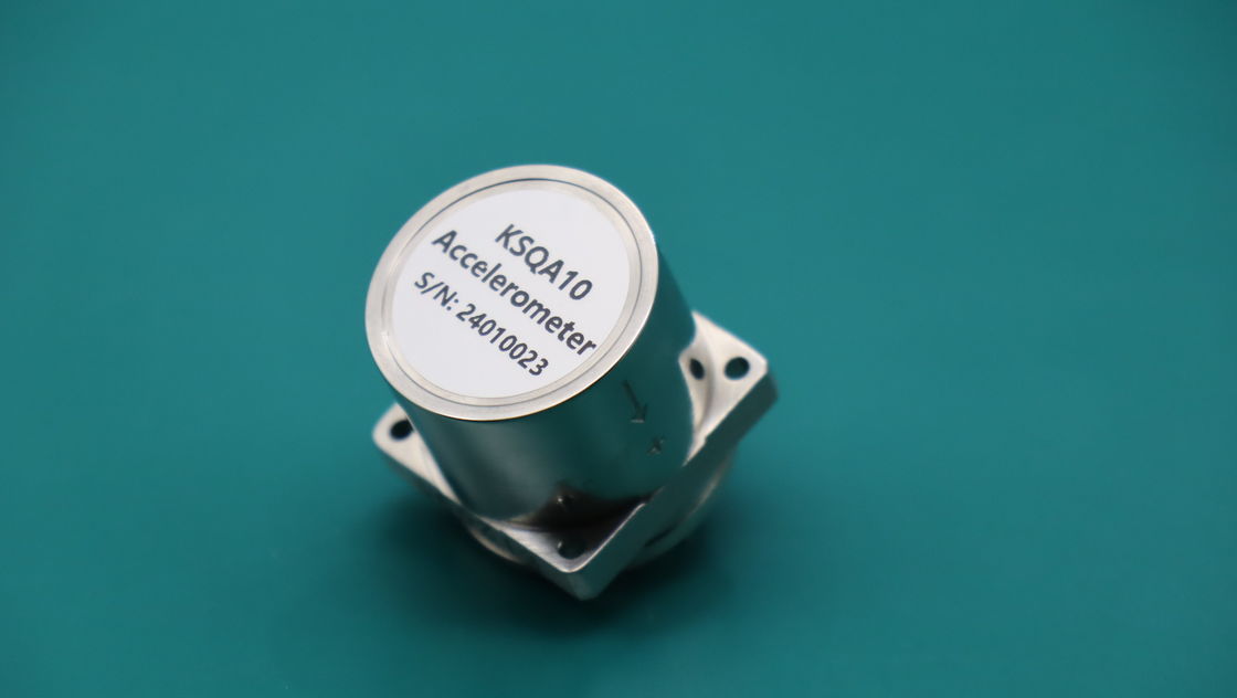Acelerómetro flexible de cuarzo de alta precisión con resistencia a los golpes de 100 g y amplio rango de temperatura de funcionamiento de -45 °C a +80 °C