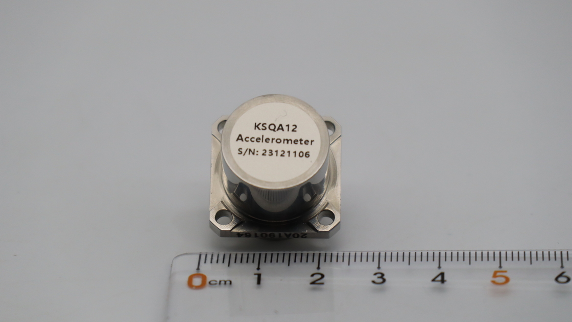 Sensor de acelerómetro de alta potencia para voltaje de potencia ±12~±18V CC y factor de escala0,6~1,3mA/g