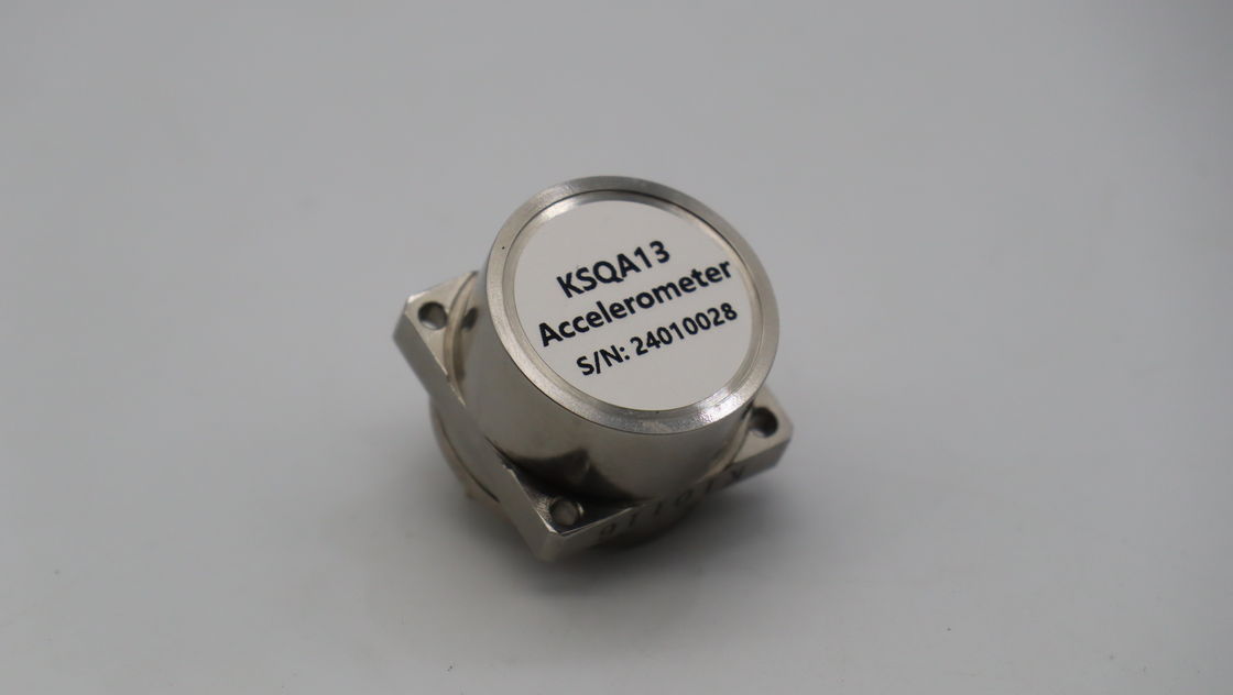 Sensor de acelerómetro de resistencia al choque de 500 g con factor de escala de 2,3 ~ 3,5 mA / g y temperatura de funcionamiento de -45 °C ~ + 100 °C