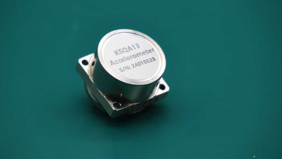 Sensor de acelerómetro flexible de cuarzo con un amplio rango de temperaturas con un sesgo ≤ 10 mg para datos de monitoreo de vibraciones precisos