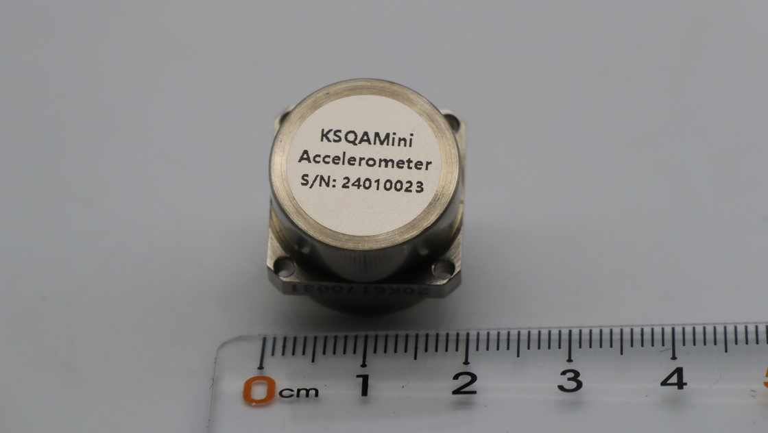 1000 g Acelerómetro resistente a los golpes 2.3 ~ 3.5mA/g Factor de escala -55°C+130°C Temperatura de almacenamiento.