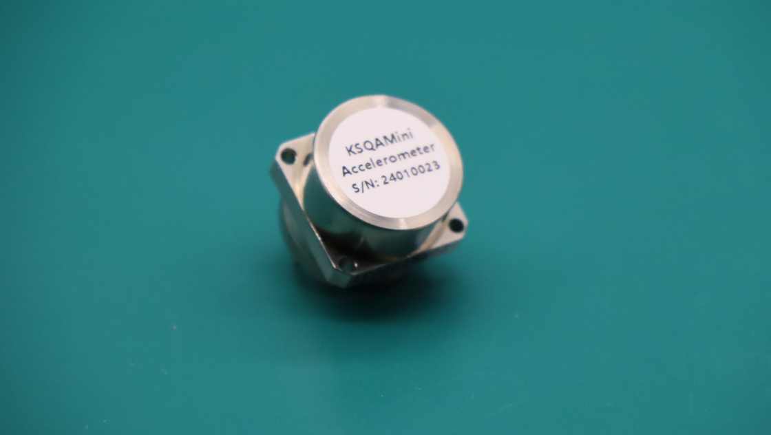 2.8 ~ 3.3mA/g Sensor del acelerómetro Rango amplio de temperatura Vibración Pico seno 20g 10Hz ~ 2000Hz