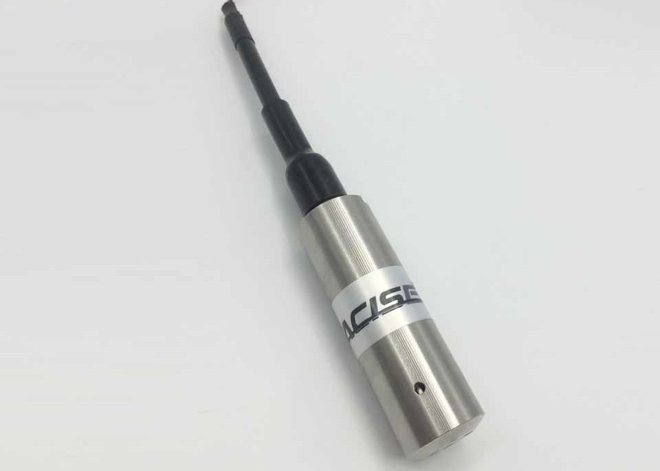 Sensor de nivel de presión estándar con una precisión del 0,25%, 0,5% y 1,0%, para aplicaciones en aguas residuales y marinas