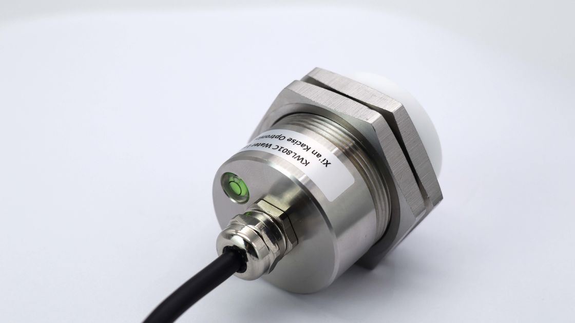 Transmisor de nivel de radar de 80 GHz impermeable IP68 con una precisión de ±2 mm para una medición precisa de la distancia