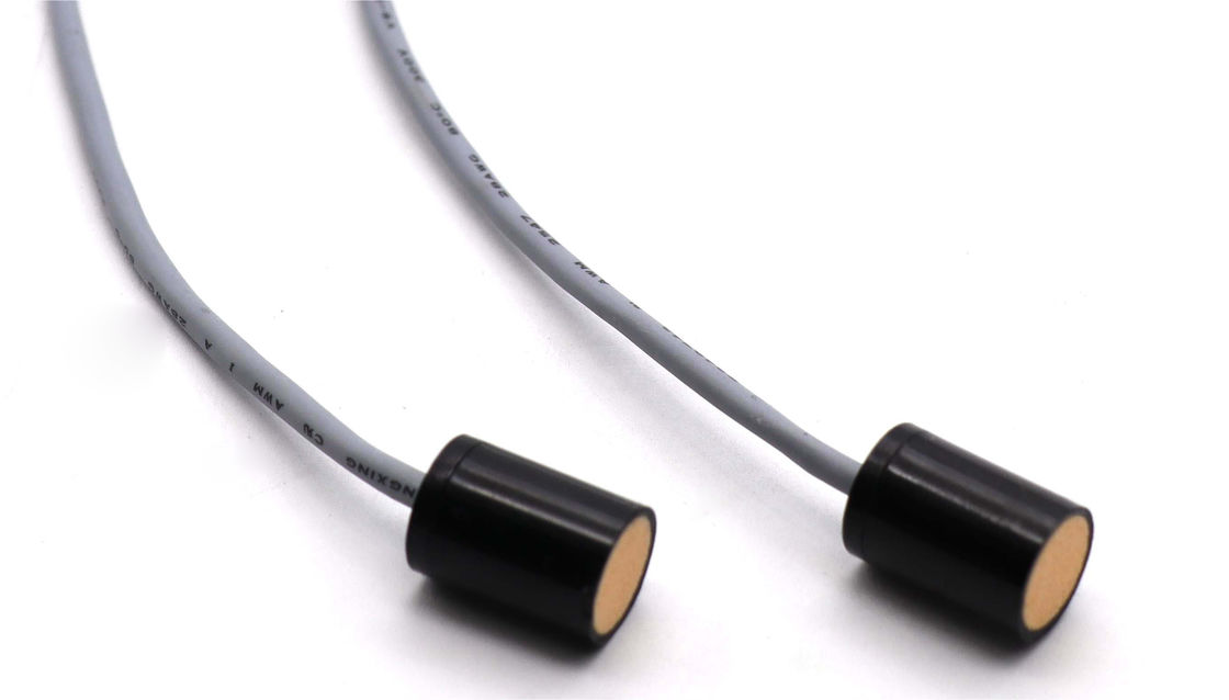 Sensor de transductor ultrasónico de grado IP68 de 200KHz con longitud de cable de 22 cm para la medición del nivel de líquido