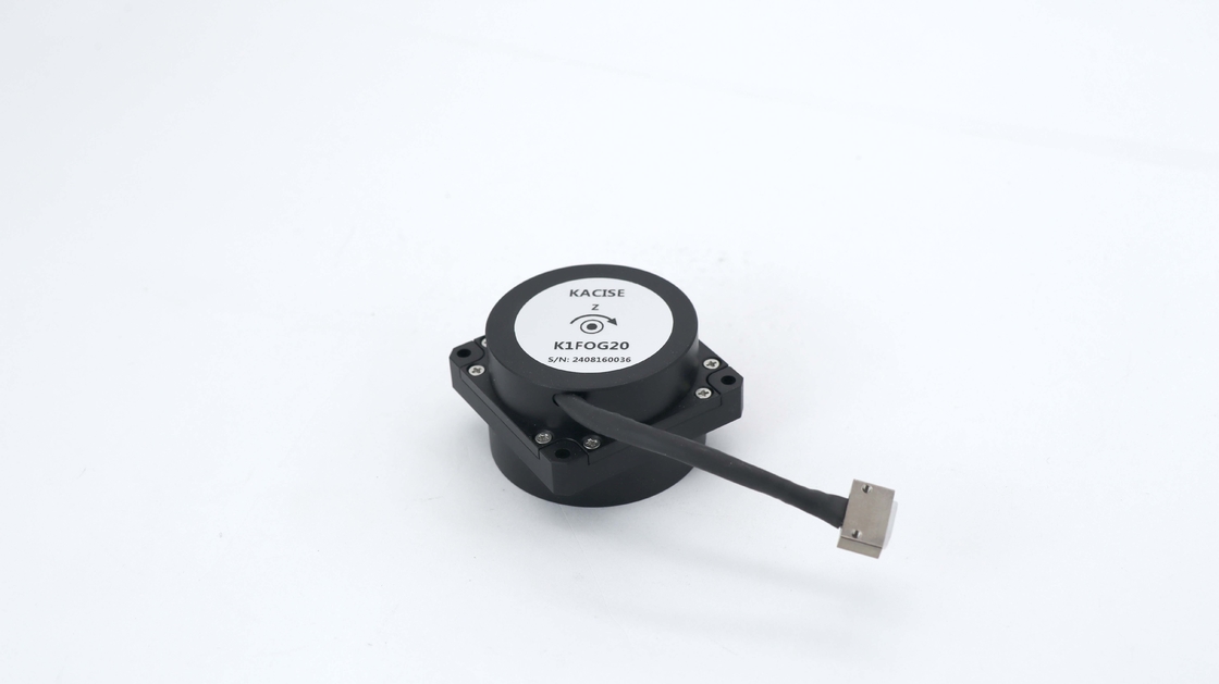 -45 ̊+70 ̊C Temperatura de funcionamiento Sensor de giroscopio electrónico Coeficiente de marcha aleatoria ≤ 0,01 ̊o/h^1/2) 5V