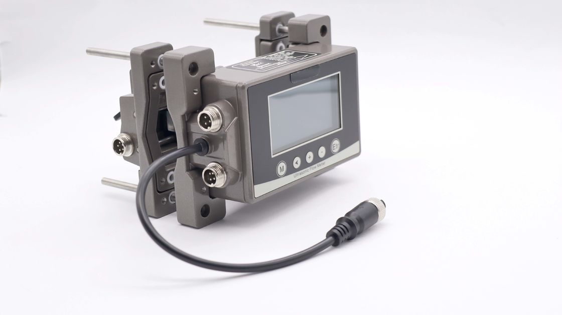 KUF100 Medidor de flujo ultrasónico con tiempo de respuesta de 0,5-60s 4-20mA Salida para aplicaciones versátiles