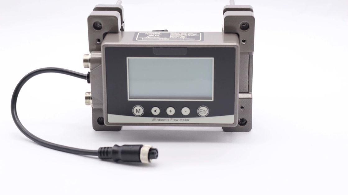 Modbus RS485 Medidor de flujo ultrasónico de comunicación con diseño de sujeción y LCD retroiluminado de 256 * 128