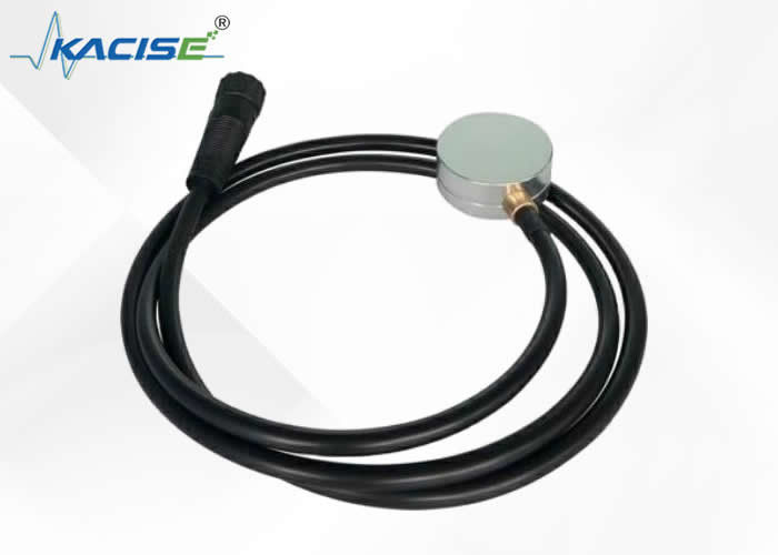 Sensor de nivel de fluido ultrasónico no invasivo con precisión FS del 0,5% y certificación a prueba de explosión