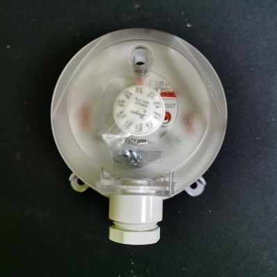Dwyer ADPS-03-2-N Interruptor de presión diferencial ajustable con interruptor SPDT tipo NEMA 13 y calibración de doble escala