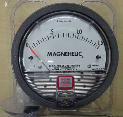 Dwyer 2000 1.5Kpa Manómetro Diferencial Magnehelic: La Potencia de Medición de Precisión del 2% FS