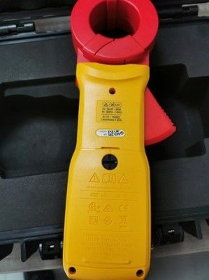 La tensión máxima a tierra de Fluke 1630-2 FC es de 1000 V. Tipo de batería AA Alcalina EN LR6 x4