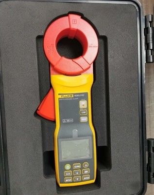 La tensión máxima a tierra de Fluke 1630-2 FC es de 1000 V. Tipo de batería AA Alcalina EN LR6 x4