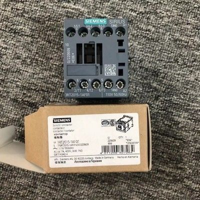 Contactor de potencia de 3 polos Siemens 3RT2015-1AF01 con corriente nominal de 7 A y voltaje de bobina de 110 V CA