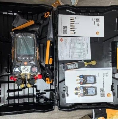 testo 557s Kit de vacío inteligente con mangueras - colector digital inteligente con sondas inalámbricas de vacío y temperatura inalámbricas y 4 conjuntos de mangueras