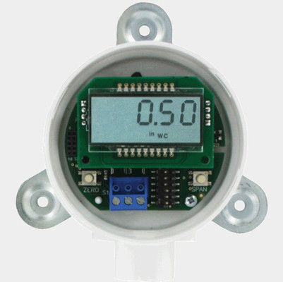 Transmisor de presión diferencial Dwyer Magnesense MS-111 con señales de salida dobles configurables en campo y un gabinete NEMA 4X resistente