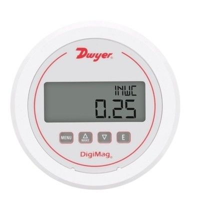 Medidor de presión diferencial digital DigiMag de la serie DM-1000 de Dwyer con pantalla LCD, compensación de temperatura y medición multifunción