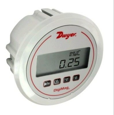 Medidor de presión diferencial digital DigiMag de la serie DM-1000 de Dwyer con pantalla LCD, compensación de temperatura y medición multifunción