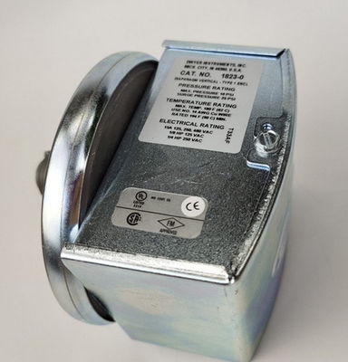 Interruptor de presión diferencial baja Dwyer 1823-10 con diseño compacto, alta repetibilidad y fácil ajuste