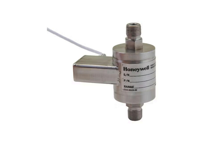 Honeywell Model P-30-P Subminiature Wet/Wet Differential Pressure Transducer with 0.3% Accuracy 5 psid to 2000 psid Range and 17-4 PH Stainless Steel Wetted Material