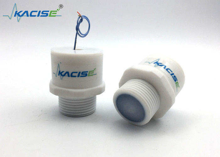 Sensor de nivel ultrasónico de PTFE de grado alimenticio con resistencia química y protección IP67 para medición de nivel de fluido
