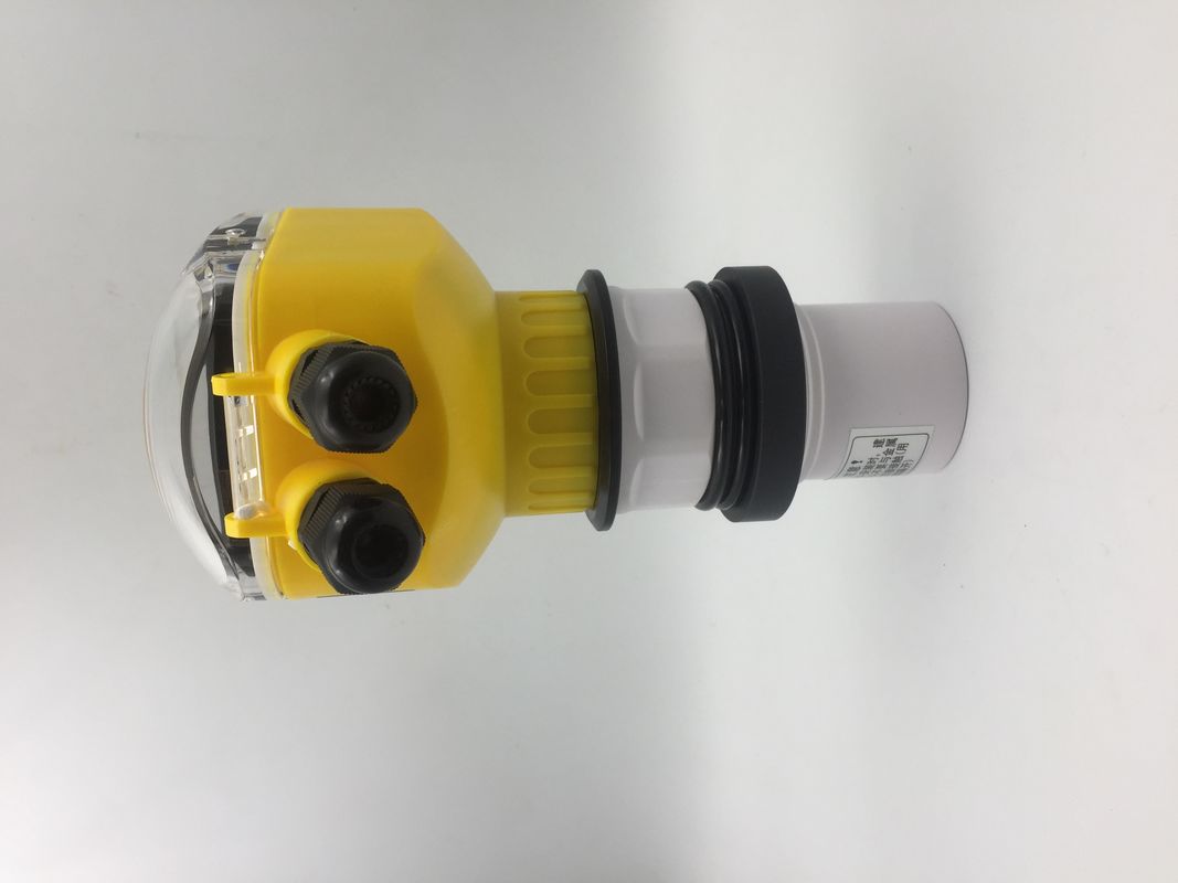 Sensor ultrasónico de nivel de agua pequeño sin contacto con protección IP65 y salida de 4-20mA para la medición del nivel del tanque de líquido