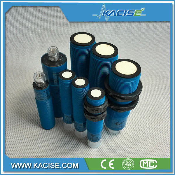 Sensor ultrasónico de nivel de agua pequeño sin contacto con protección IP65 y salida de 4-20mA para la medición del nivel del tanque de líquido