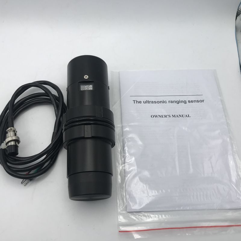Sensor ultrasónico de alta precisión para medición de distancias sin contacto con instalación M56*2