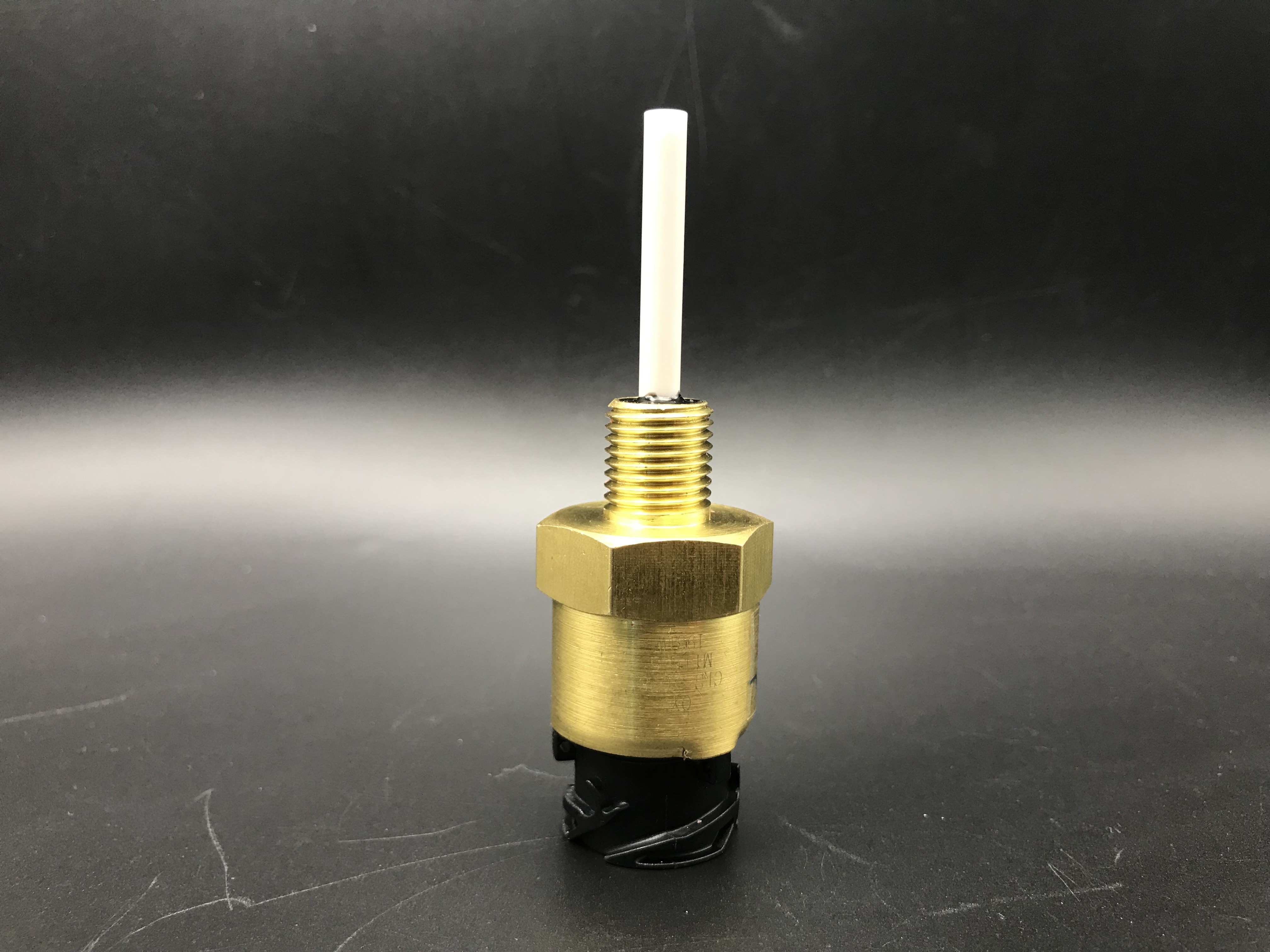 Interruptor del nivel del líquido refrigerador de la capacitancia del sensor de la presión de la alta precisión tamaño pequeño